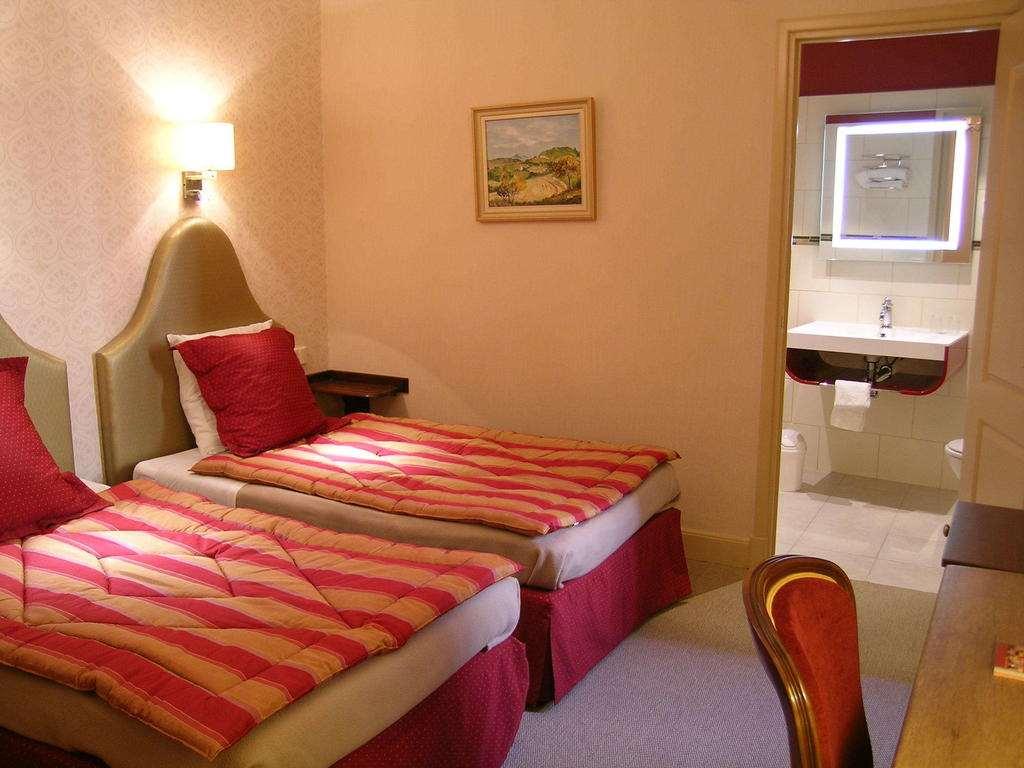 Cit'Hotel Sphinx - Hotel Montelimar Phòng bức ảnh